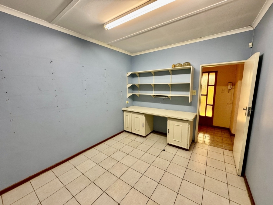 5 Bedroom Property for Sale in Potchefstroom North West